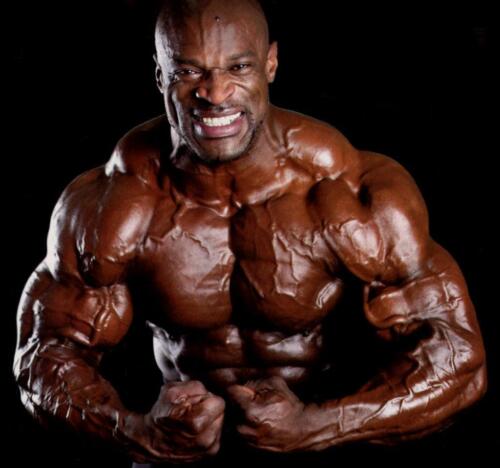 ronnie-coleman-showing-body (1)